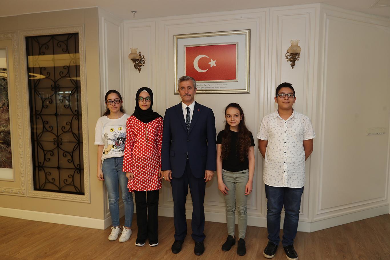 Şahinbey Belediye Başkanı LGS birincilerini kabul etti Şahinbey Belediye Başkanı LGS birincilerini kabul etti